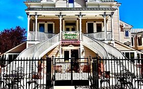 Cloverdale House Inn